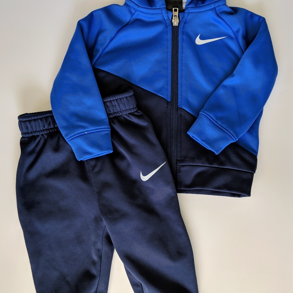 Nike hoodie and pants track suit